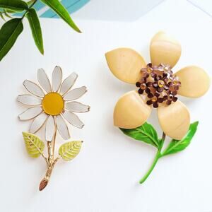 Random Vintage Enameled Flower Pin Lot